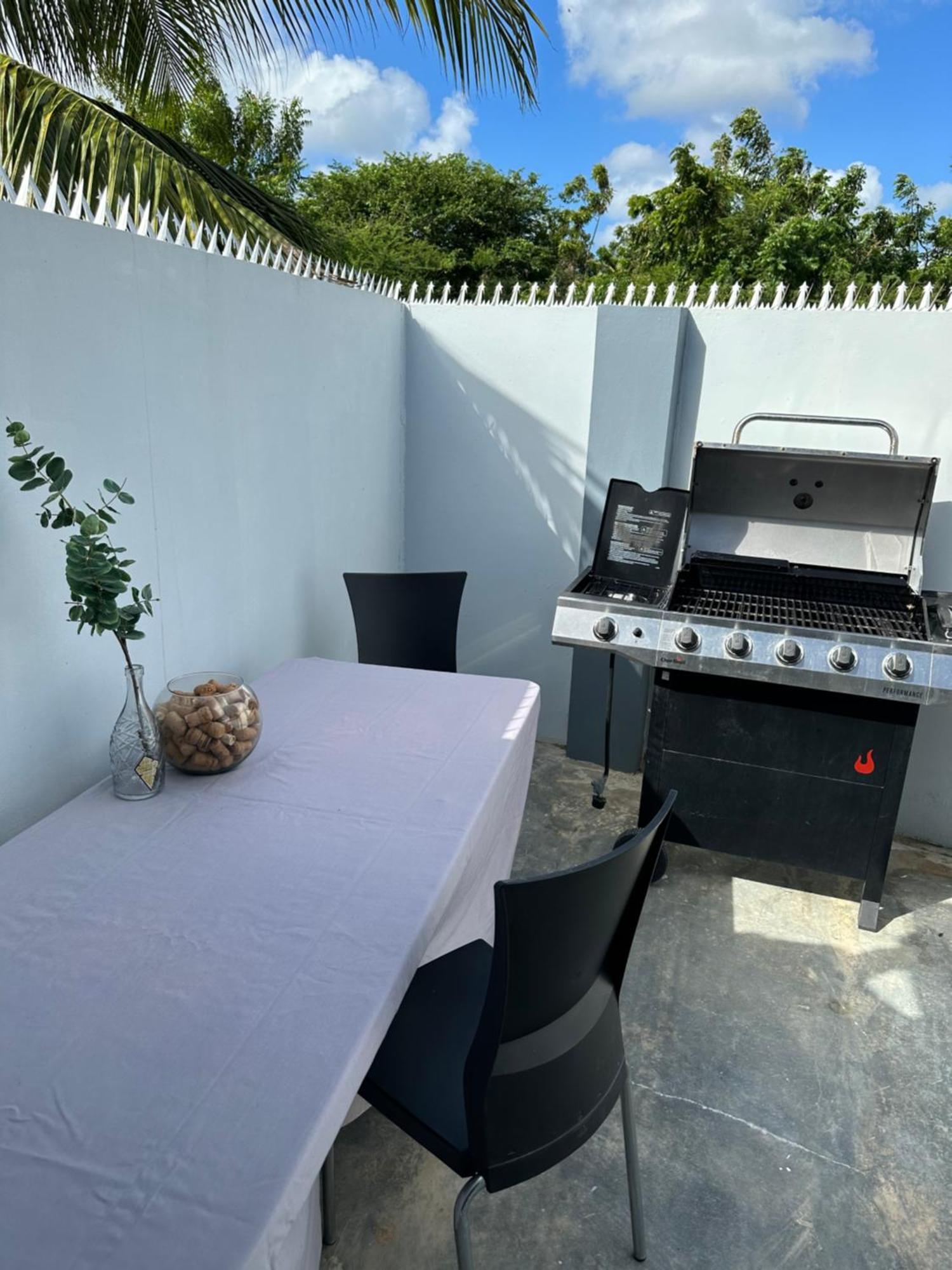 Villa Susanna 3 Bedroom 2 Bathroom House Sleeps 6Plus วิลเลมสตัด ภายนอก รูปภาพ